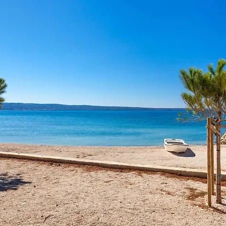 Beach 2 Podstrana