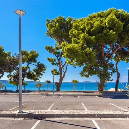 Beach 2 Podstrana